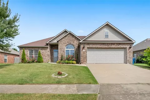 1300 SW Willow Bend Ave, Bentonville, AR 72713