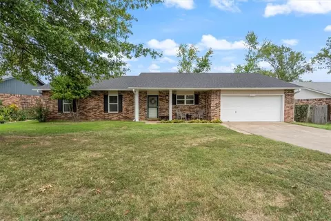 2713 W Fir St, Rogers, AR 72758