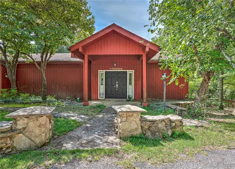 194 Hummingbird Ln, Eureka Springs, AR 72632