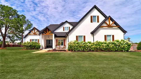 4106 Rolling Meadows Dr, Rogers, AR 72756