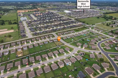 1550 Edinburgh Dr, Centerton, AR 72719 photo 3