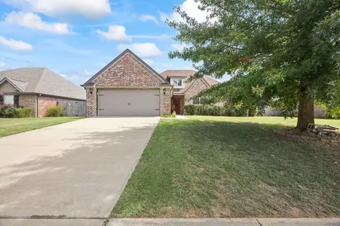 3905 N 3rd St, Rogers, AR 72756