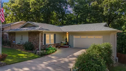 23 Everleigh Dr, Bella Vista, AR 72715