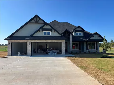 205 Jenna Ln, Gravette, AR 72736