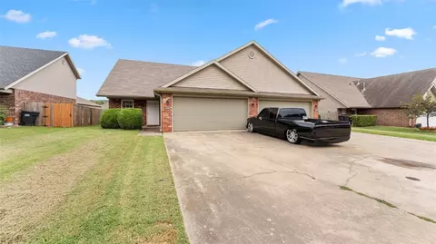 2821 Ponchartrain St, Springdale, AR 72764