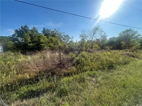 Perth Drive, Bella Vista, AR 72715