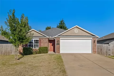 790 Morningside Dr, Centerton, AR 72719