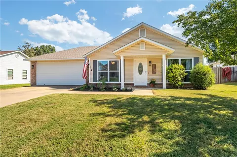 1576 Fieldstone Ave, Fayetteville, AR 72704