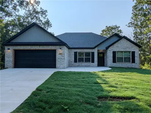 8 Blisworth Ln, Bella Vista, AR 72715