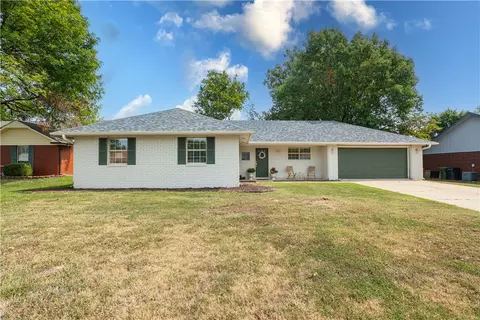 1101 N Oriole Ave, Rogers, AR 72756
