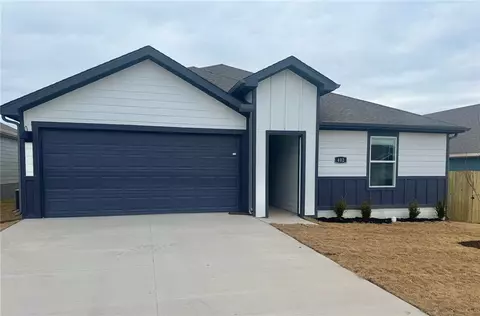 402 NW Bellflower St, Highfill, AR 72734