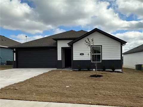 306 NW Bellflower St, Highfill, AR 72734
