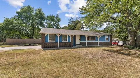 814 Raines Rd, Siloam Springs, AR 72761