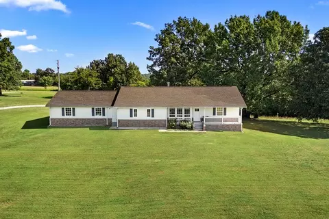 9510 Gass Ct, Harrison, AR 72601