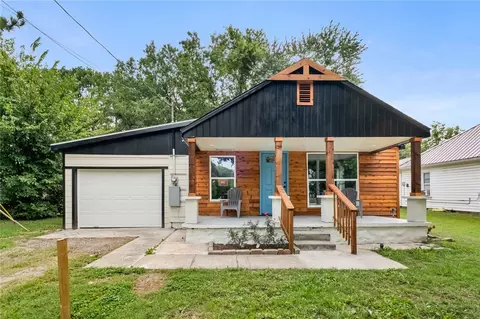 218 N Center St, Elkins, AR 72727