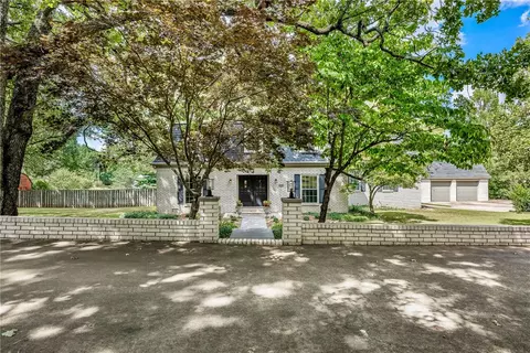 1125 N Crossover Rd, Fayetteville, AR 72701