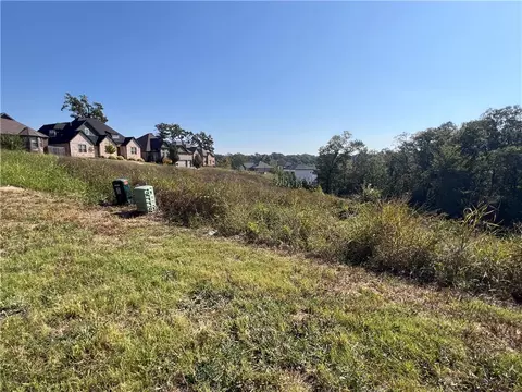 2002 Steinbeck Dr, Bentonville, AR 72712