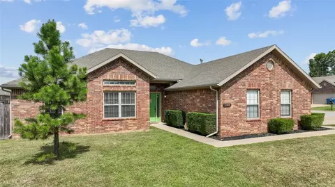 1300 Robins St, Pea Ridge, AR 72751