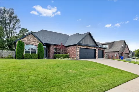 2011 Sicily Ave, Lowell, AR 72745 photo 3