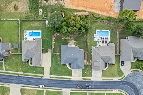 2011 Sicily Ave, Lowell, AR 72745 photo 2