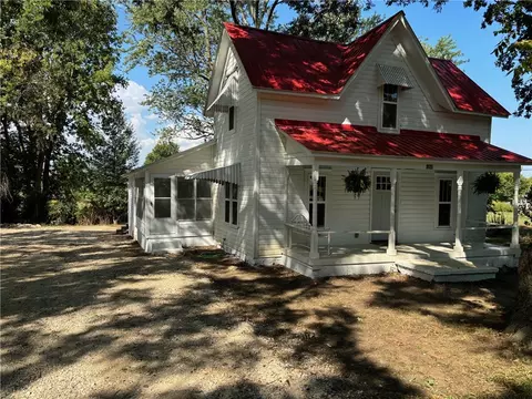 1000 Springfield Ave, Green Forest, AR 72638