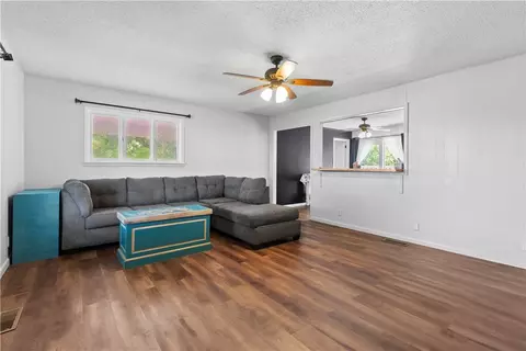 Living - 137 Harmon Rd, Harrison, AR 72601 photo 2 of 2