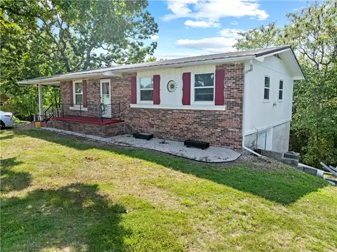 Exterior - 137 Harmon Rd, Harrison, AR 72601 photo 2 of 3