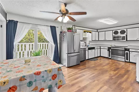 Kitchen - 137 Harmon Rd, Harrison, AR 72601 photo 1 of 3