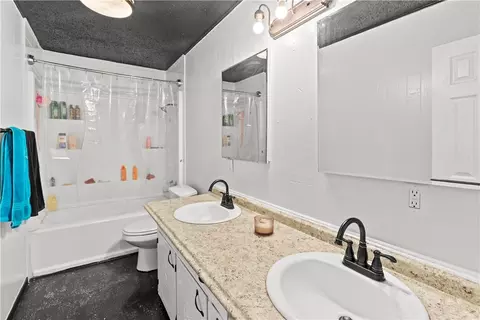 Bath - 137 Harmon Rd, Harrison, AR 72601 photo 1 of 1