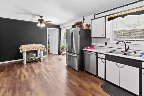 Kitchen - 137 Harmon Rd, Harrison, AR 72601 photo 3 of 3