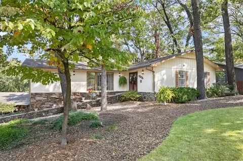1506 Dogwood Dr, Bentonville, AR 72712