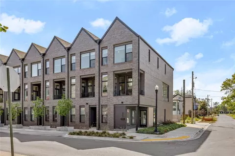 402 SW B St, Bentonville, AR 72712