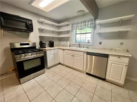 Kitchen - 2103 Angora Mountain Rd, Clinton, AR 72031 photo 1 of 2
