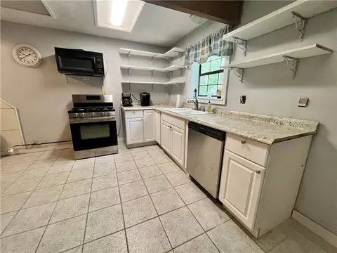 Kitchen - 2103 Angora Mountain Rd, Clinton, AR 72031 photo 2 of 2