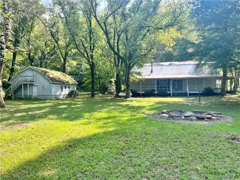 Exterior - 2103 Angora Mountain Rd, Clinton, AR 72031 photo 2 of 7