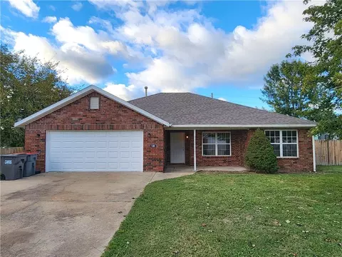 1360 Fox Trail Dr, Elkins, AR 72727