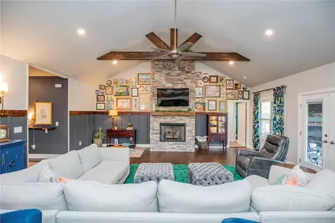 1261 Hope St, Centerton, AR 72719 photo 5