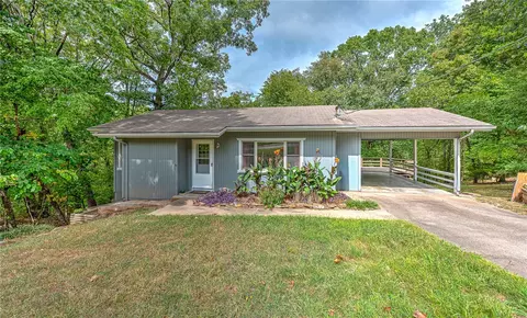 18 Bolton Ln, Bella Vista, AR 72715