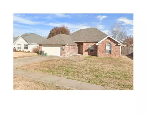 2894 Bluegrass Pl, Fayetteville, AR 72704