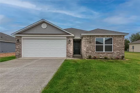 2790 W Azurite St, Fayetteville, AR 72704