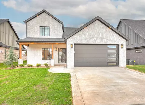 1702 S 23rd Pl, Rogers, AR 72758
