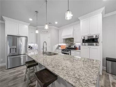 Kitchen - 900 E Skyline Loop, Centerton, AR 72719 photo 5 of 6