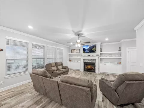 Living - 900 E Skyline Loop, Centerton, AR 72719 photo 1 of 2