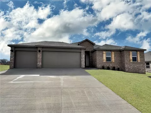 1071 Pebble Dr, Prairie Grove, AR 72753