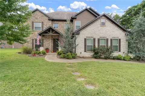 4259 W American Dr, Fayetteville, AR 72704