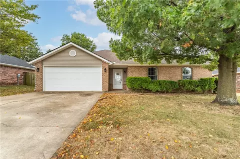 812 SE Rachel Ave, Bentonville, AR 72712
