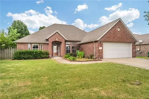 1211 Coventry Ln, Centerton, AR 72719
