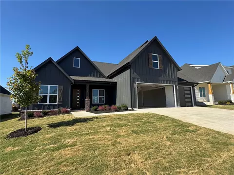 314 Estella St, Lowell, AR 72745