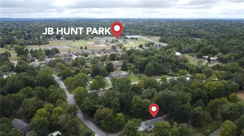2688 N Pump Station Rd, Springdale, AR 72762