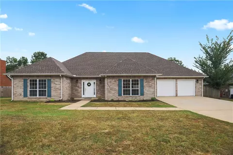 1003 Raintree Ct, Siloam Springs, AR 72761
